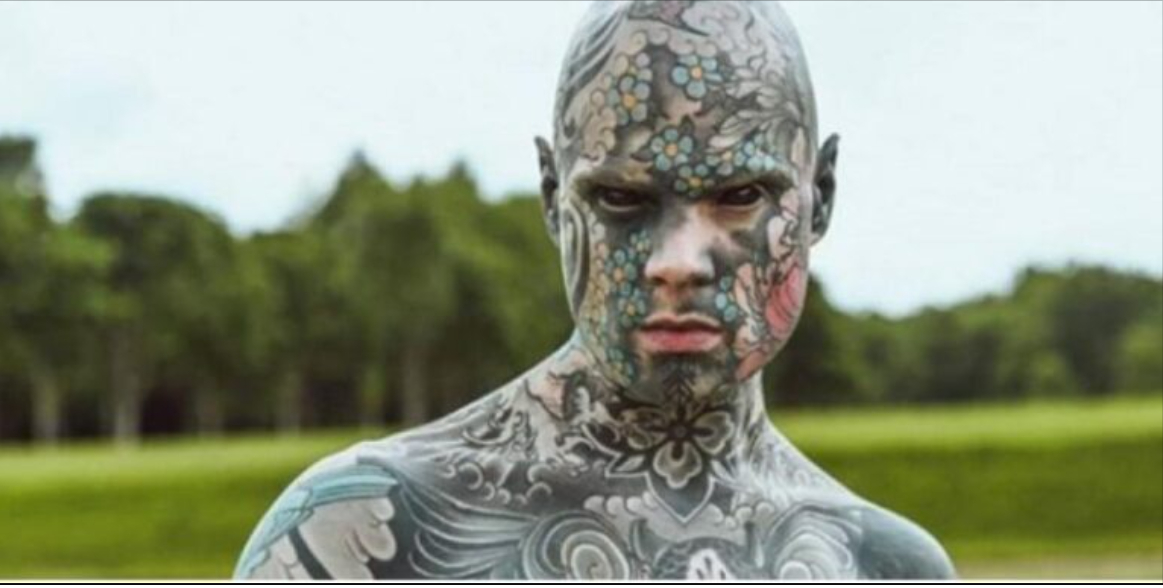 Pædagog fyret for sit udseende: “Jeg håber mit udseende får folk til at tænke”