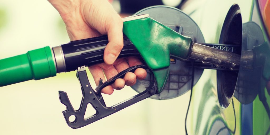 Så meget stiger priserne på diesel og benzin i 2025: Det betyder det for dig
