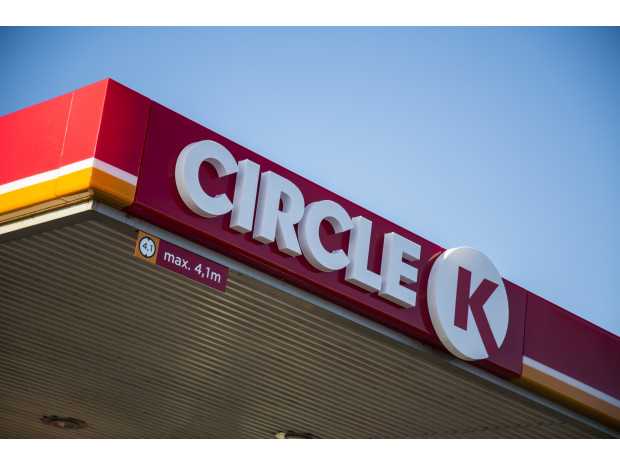 Kirstin bad om ketchup til sine børns burgere på Circle K: Ekspedientens svar fik hende til at tabe kæben