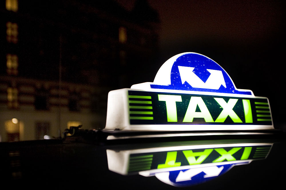 To mænd dømt for groft overfald: Ville bide næsen af taxachauffør