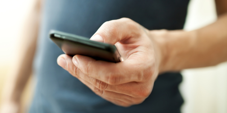 Claus har været gift i 10 år – for nyligt modtog han sms, der endelig gav ham lov til at gøre det
