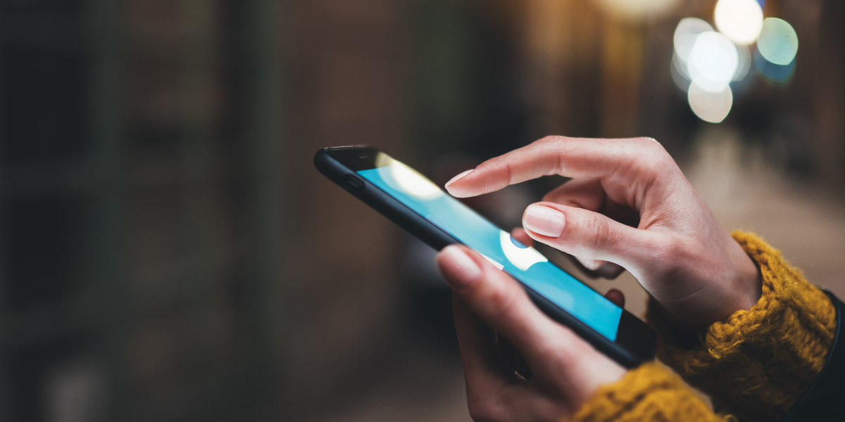 Eksperter slår fast: Hvis din telefon gør dette, er den blevet hacket