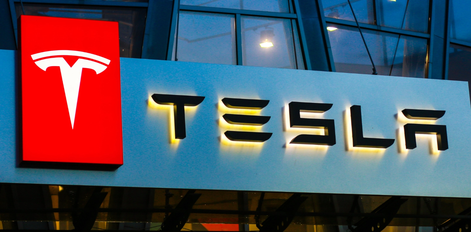 Skrues helt i bund: Tesla sænker igen priserne på populære modeller