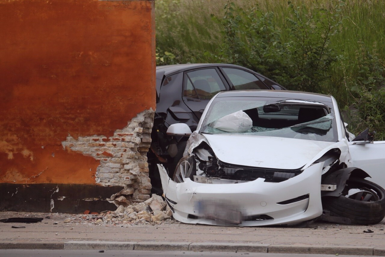 Ung mand i Tesla ville flygte fra politiet: Det endte helt galt
