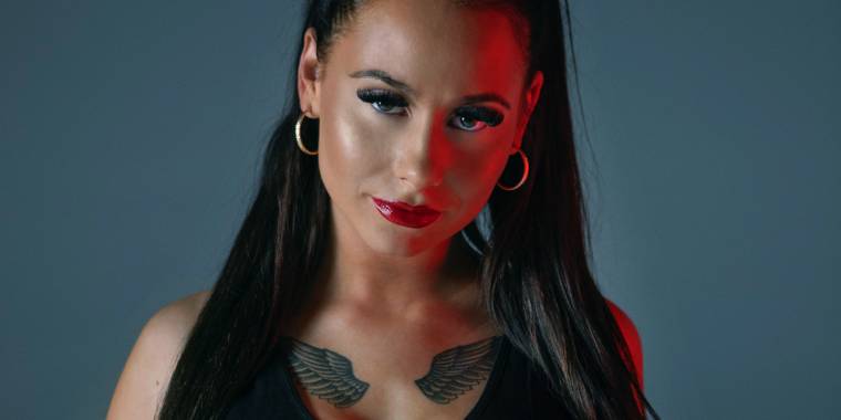Tessa skifter spor