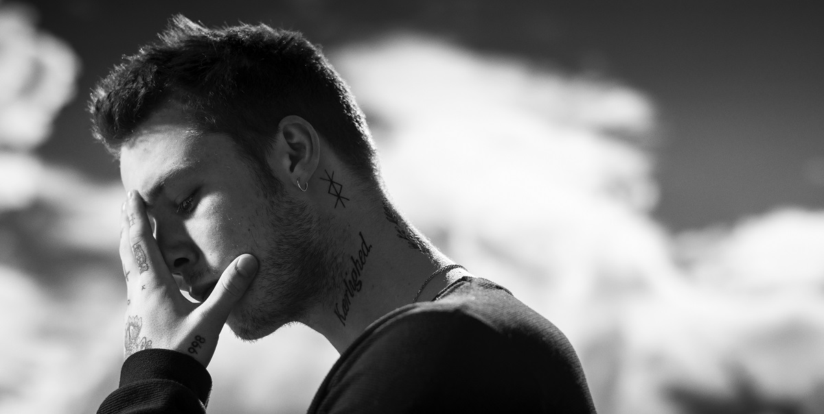 Hugo Helmig melder ud: Har forsøgt at tage mit eget liv i weekenden