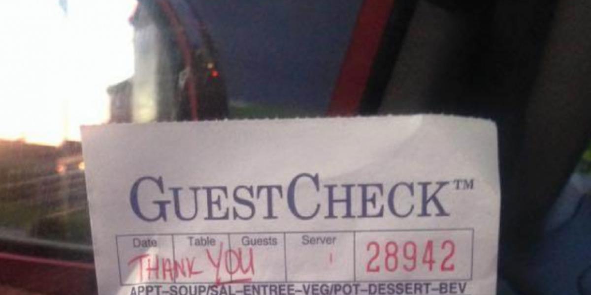 Da tjeneren overhørte to brandmænd på restauranten, kunne hun ikke lade som ingenting