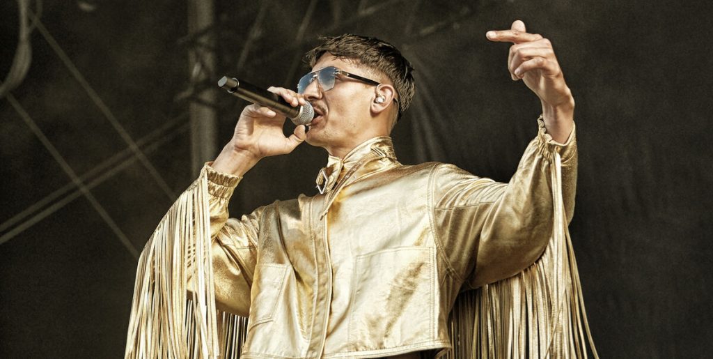 Tobias Rahim overrasker med helt ny titel