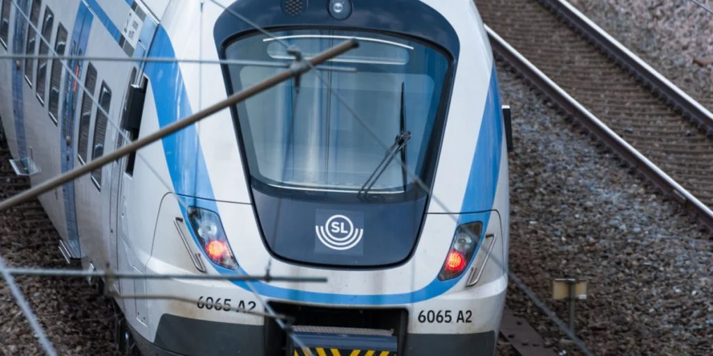 Pensioneret par skulle med tog til lufthavnen: Det gik helt galt