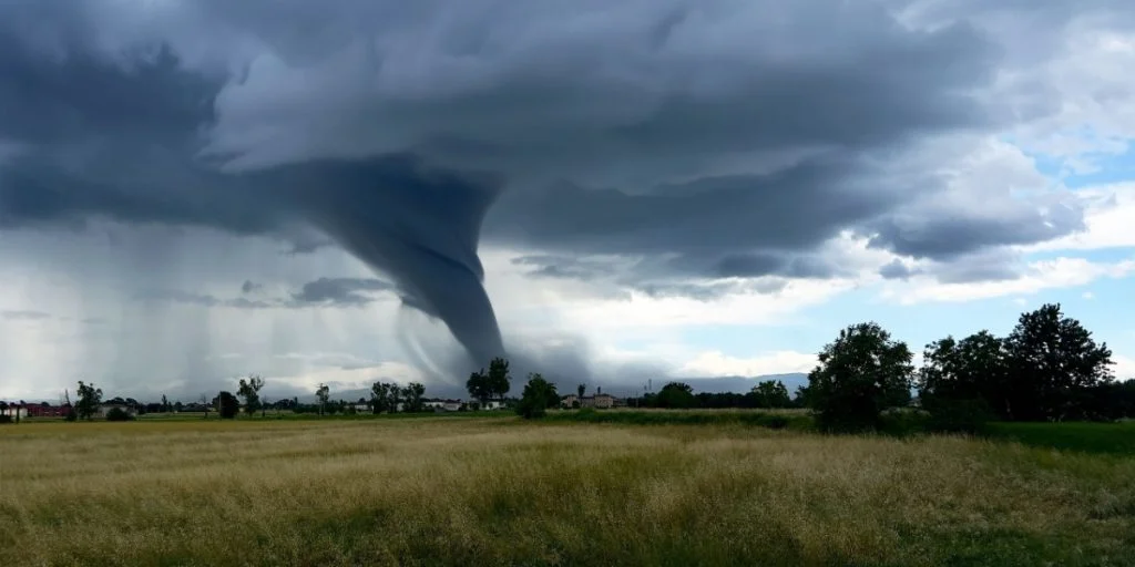 DMI-meteorolog udsender tornado-advarsel: Denne landsdel skal holde øje