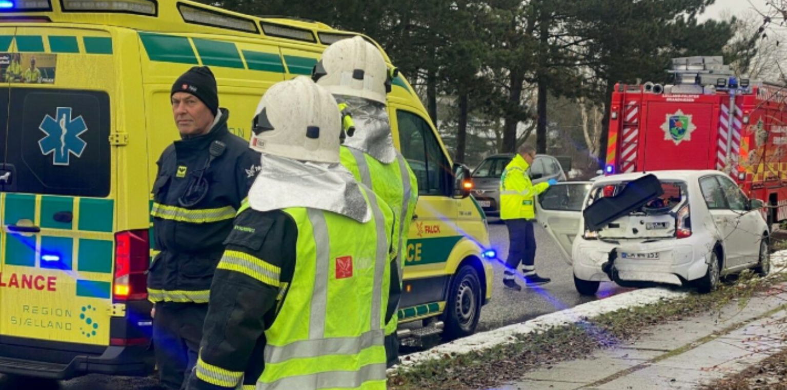 Tøvejret giver spejlglatte veje: Stribevis af uheld plager landet