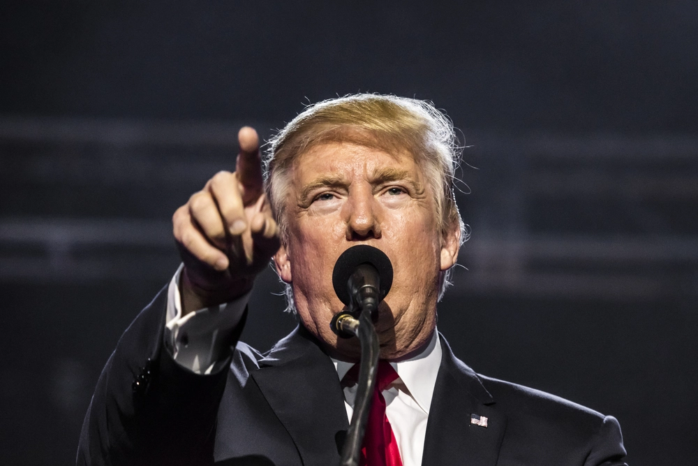 Orkanen ramte ikke som forudset, så ændrede Trump vejrkortet