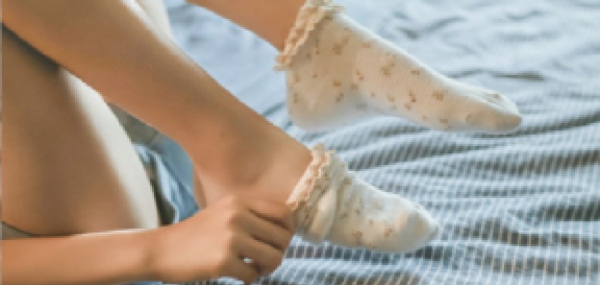 Derfor skal du ALTID sove med strømper om natten