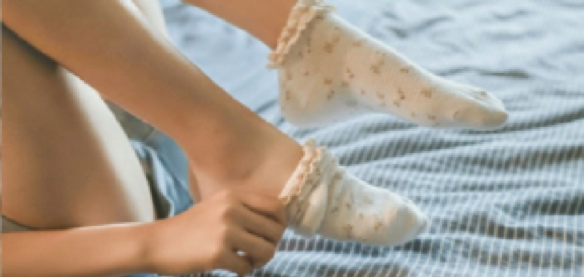 Derfor skal du ALTID sove med strømper om natten