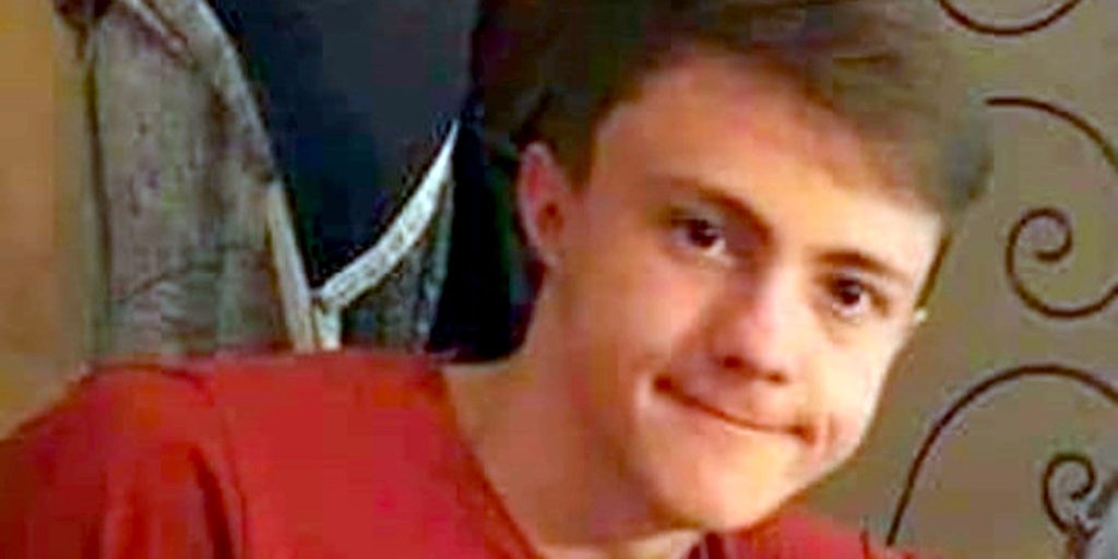 20-årig mand stak sin bror ihjel foran mor: Nu har han fået sin straf