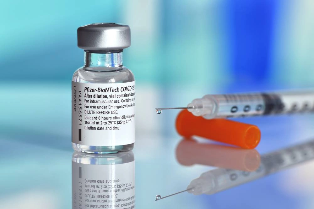 Selskabet bag eksperimentel Pfizer-vaccine jubler: Nu ruller milliarderne ind