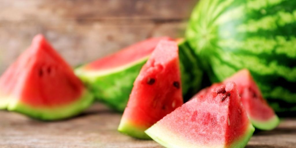 Genialt sommertrick: Sådan skærer du nemmest en melon
