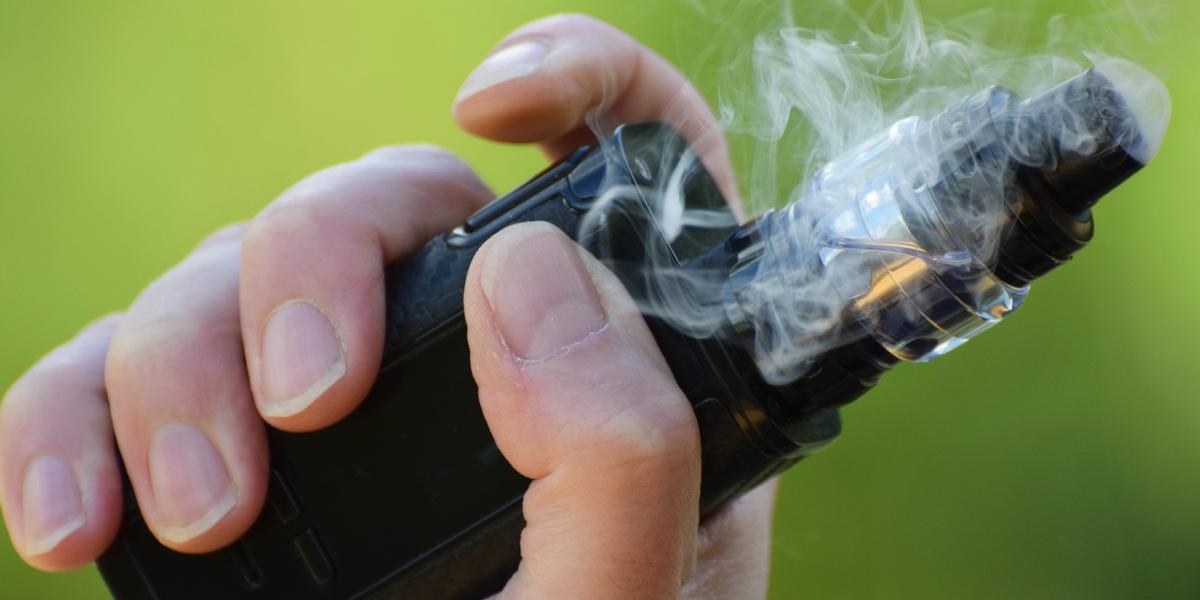 Model ignorerede lægens råd og fortsatte med at ‘vape’: Så blev hun pludselig lam