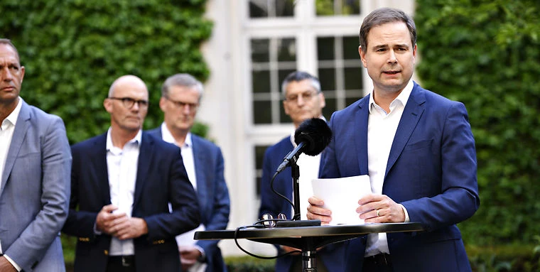 Nu indkaldes til pressemøde