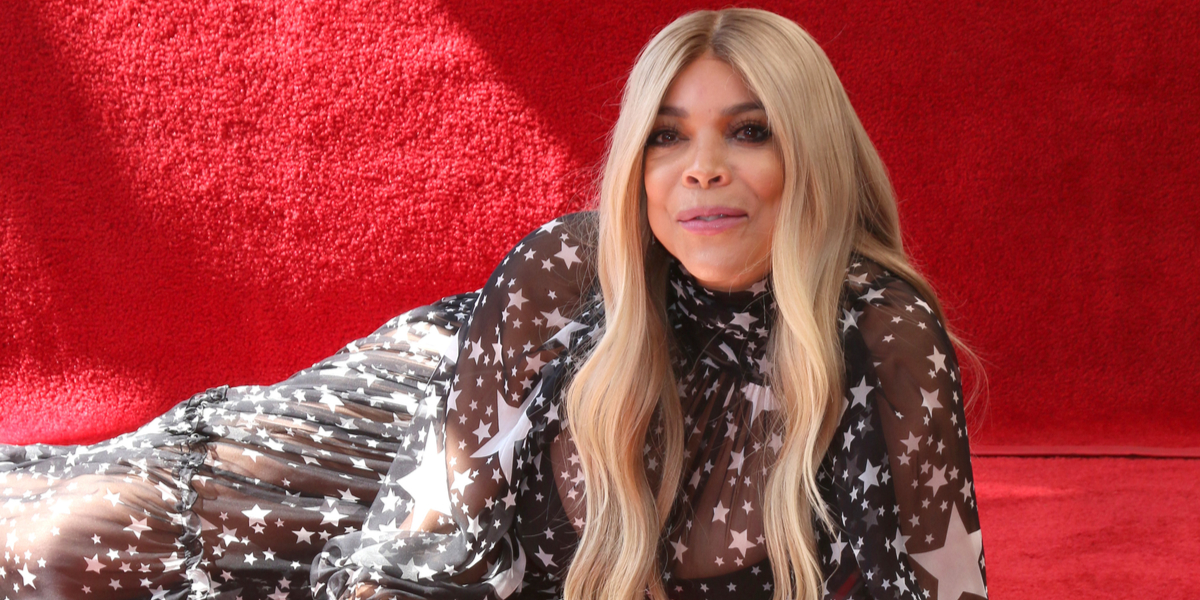 Kendt tv-vært slår bøvse-prut for åben skærm