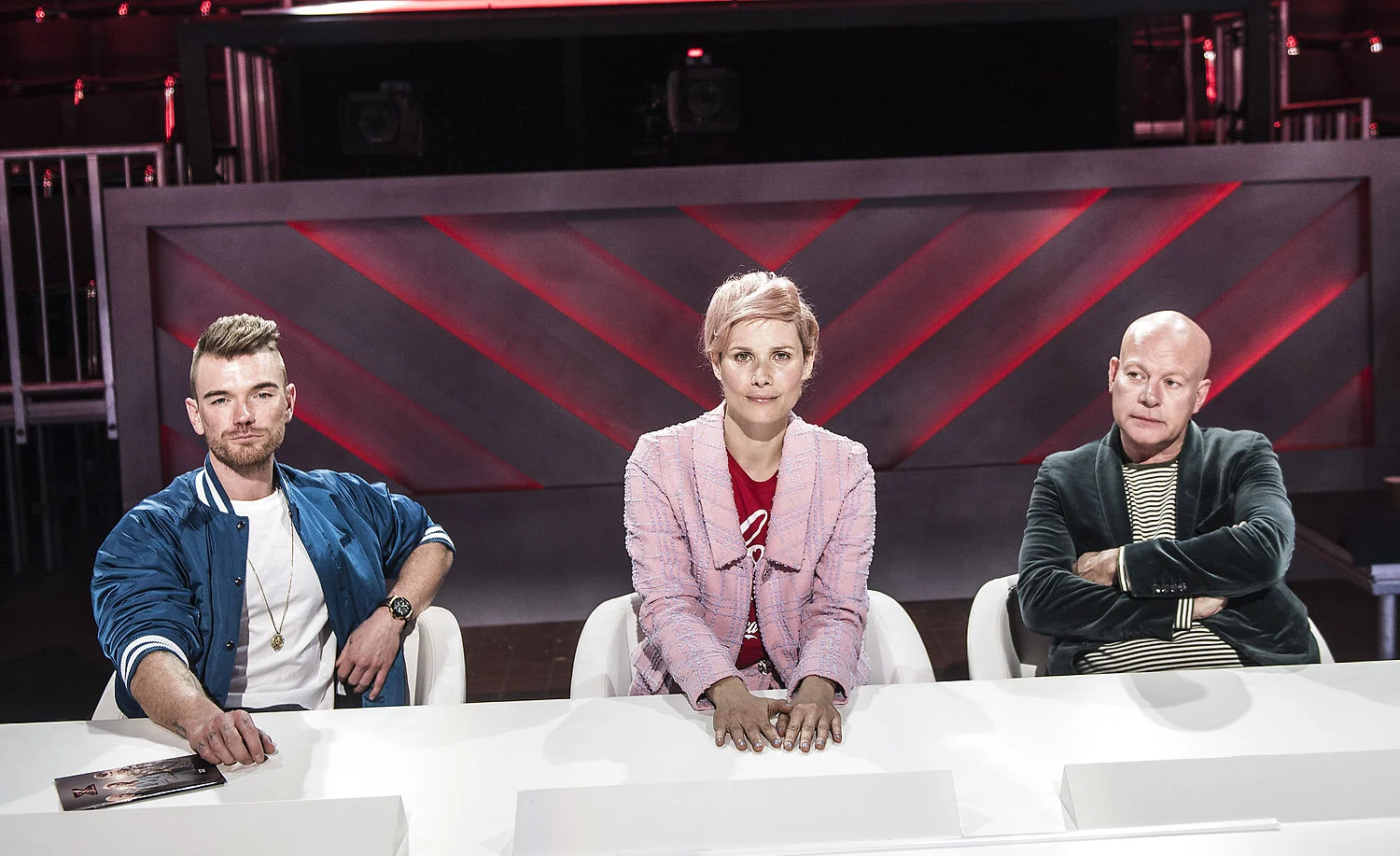 I aften ryger han ud af X Factor
